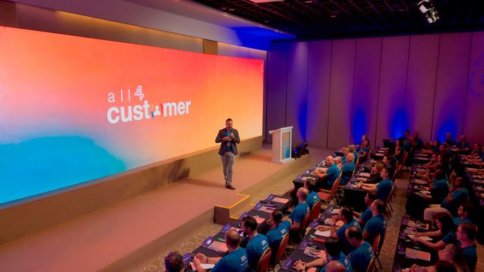 Thumbnail: Vídeo Estratégico para Convenção Internacional da Dover – Conectando o Mundo | Lampejo Filmes.