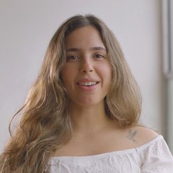 Depoimento da artista Tuca Mei (formato 1x1) - Avaliação de Cliente Google | Lampejo Filmes